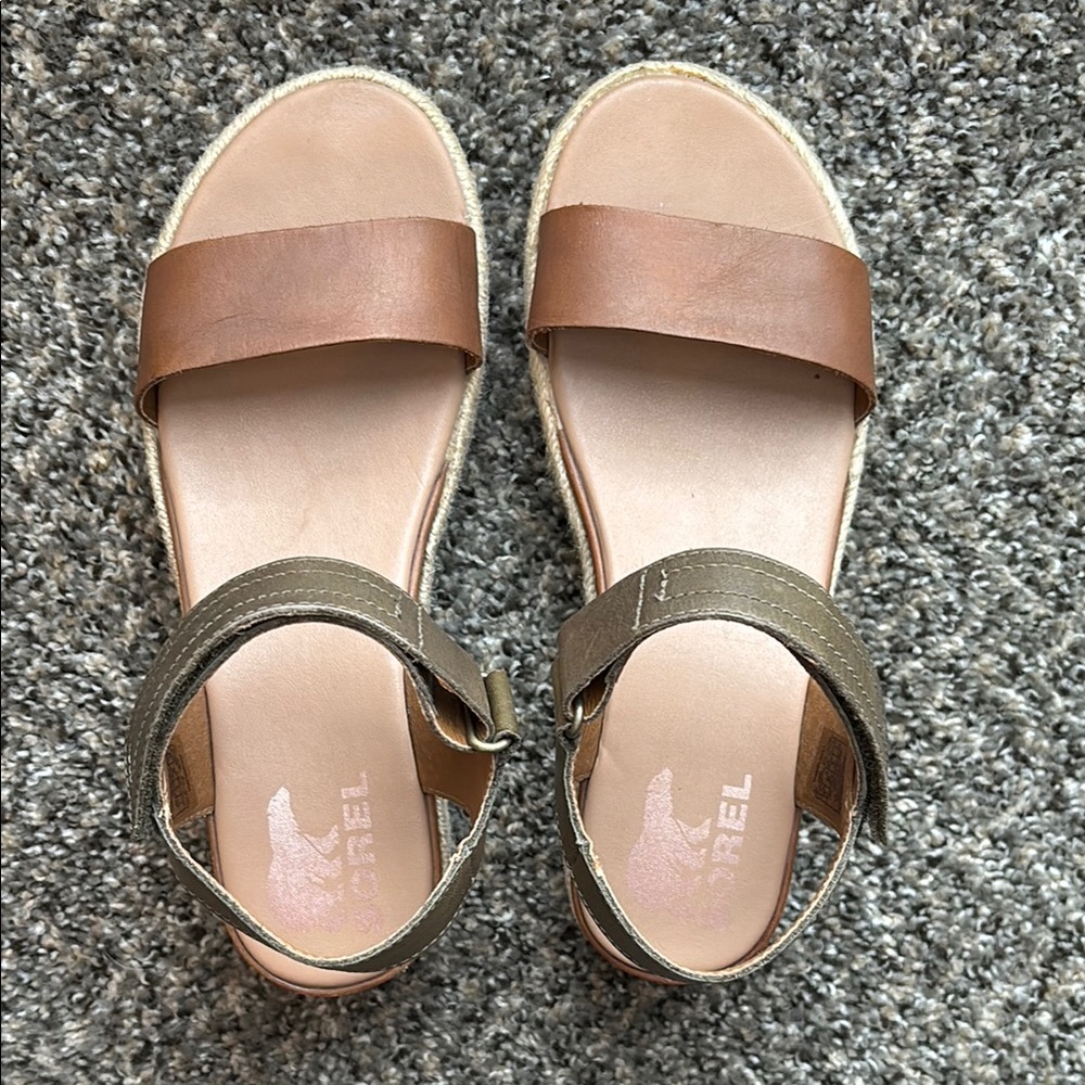 Sorel Women's Flatform Tan and Olive espadrille Sandals